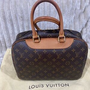 Louis Vuitton Monogram Deuville Bag